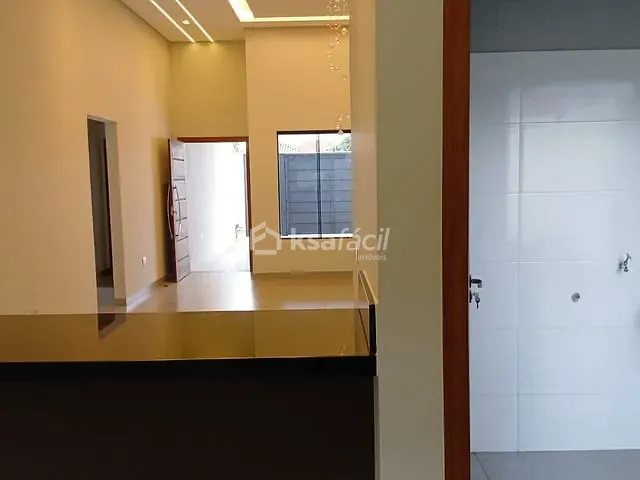 Casa com 360m² 3 quartos e 2 banheiros, à venda, no bairro Universitário em Campo Grande