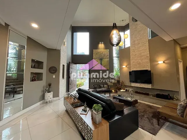 Casa com 300m² 3 quartos e 2 banheiros, à venda, no bairro Jardim das Industrias em Jacareí