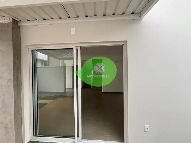 Casa 3 quartos e 2 banheiros, para alugar, no bairro Condomínio Vila Flora em Votorantim