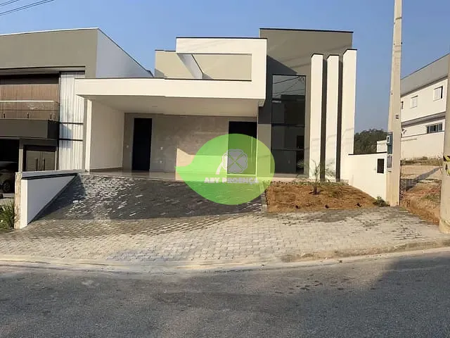 Casa 3 quartos e 5 banheiros, à venda, no bairro Brigadeiro Tobias em Sorocaba