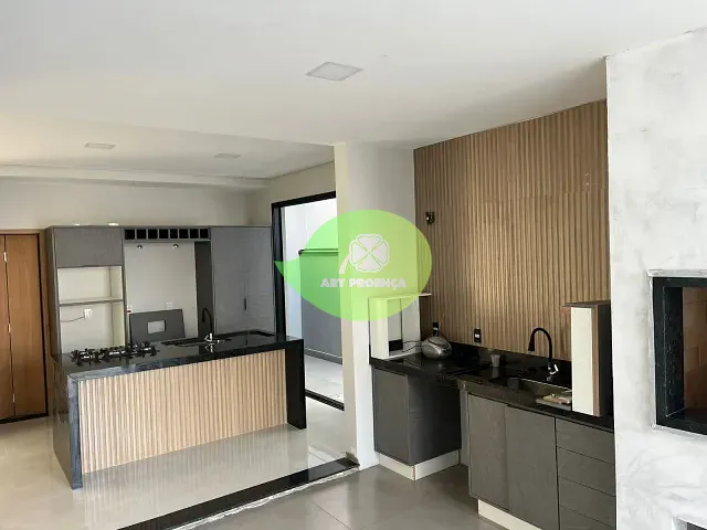 Casa 3 quartos e 5 banheiros, à venda, no bairro Brigadeiro Tobias em Sorocaba