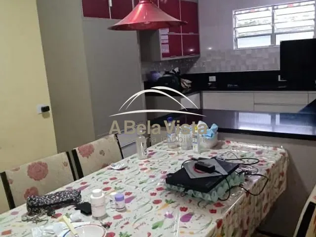 Casa com 250m² 3 quartos e 3 banheiros, à venda, no bairro Bela Vista em Osasco