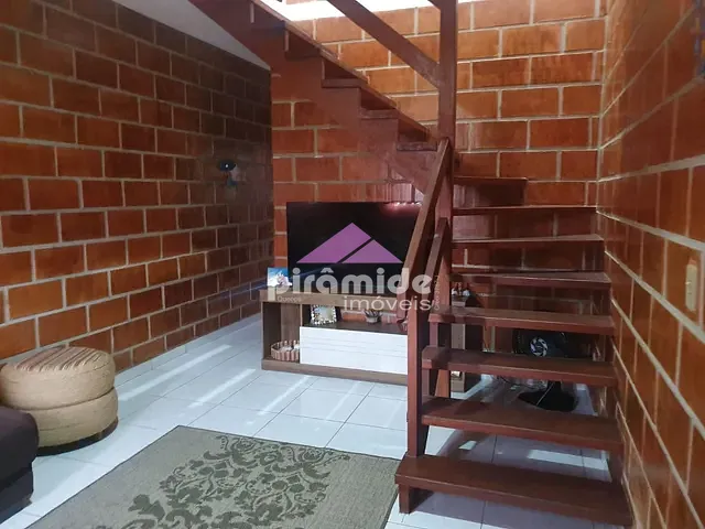 Casa com 103m² 2 quartos e 2 banheiros, à venda, no bairro Pontal de Santa Marina em Caraguatatuba