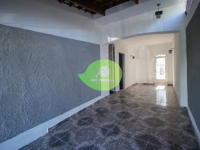 Casa com 250m² 3 quartos e 2 banheiros, para alugar, no bairro Parque das Laranjeiras em Sorocaba