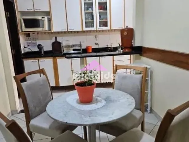 Casa com 205m² 3 quartos e 3 banheiros, à venda, no bairro Parque Independencia em São José dos Campos
