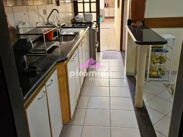 Casa com 205m² 3 quartos e 3 banheiros, à venda, no bairro Parque Independencia em São José dos Campos
