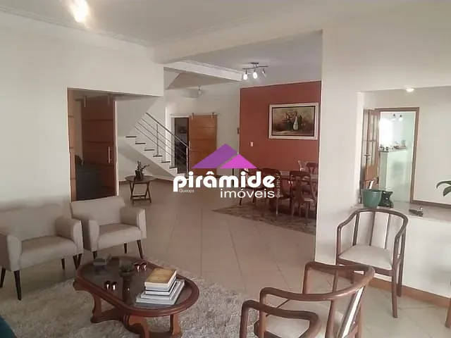Casa com 636m² 5 quartos e 6 banheiros, à venda, no bairro Urbanova em São José dos Campos