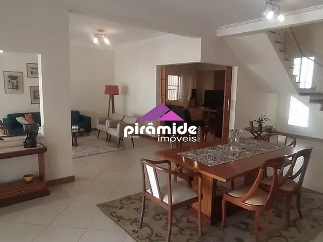 Casa com 636m² 5 quartos e 6 banheiros, à venda, no bairro Urbanova em São José dos Campos