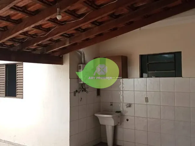 Casa 2 quartos e 2 banheiros, à venda ou para alugar, no bairro Wanel Ville em Sorocaba