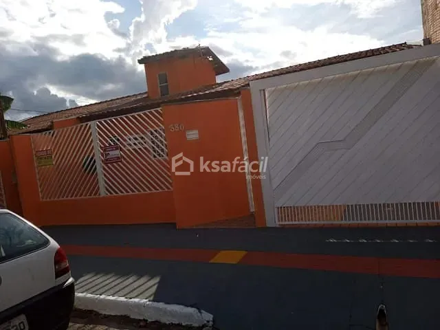 Casa com 200m² 3 quartos e 2 banheiros, à venda, no bairro Residencial Ana Maria do Couto em Campo Grande