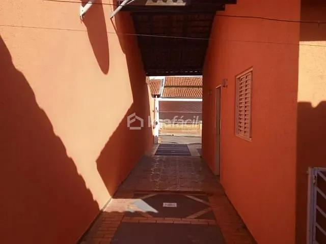 Casa com 200m² 3 quartos e 2 banheiros, à venda, no bairro Residencial Ana Maria do Couto em Campo Grande