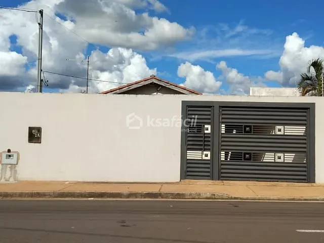 Casa com 200m² 2 quartos e 1 banheiro, à venda, no bairro José Tavares do Couto em Campo Grande