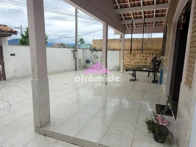 Casa com 500m² 3 quartos e 1 banheiro, à venda, no bairro Morro do Algodão em Caraguatatuba