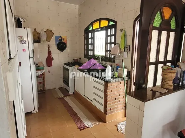 Casa com 500m² 3 quartos e 1 banheiro, à venda, no bairro Morro do Algodão em Caraguatatuba