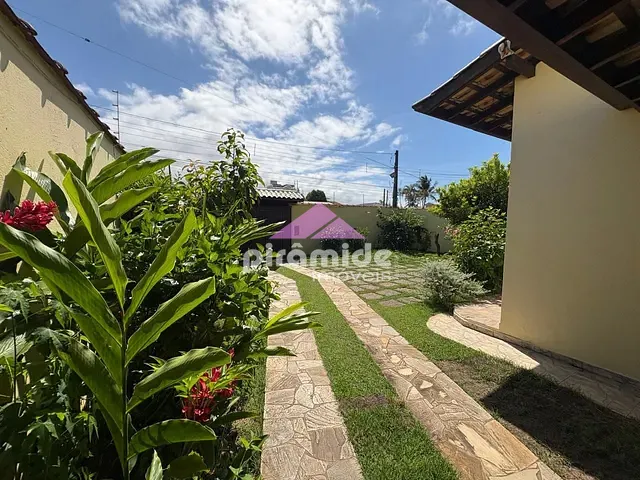 Casa com 450m² 2 quartos e 2 banheiros, à venda, no bairro Jardim Britânia em Caraguatatuba