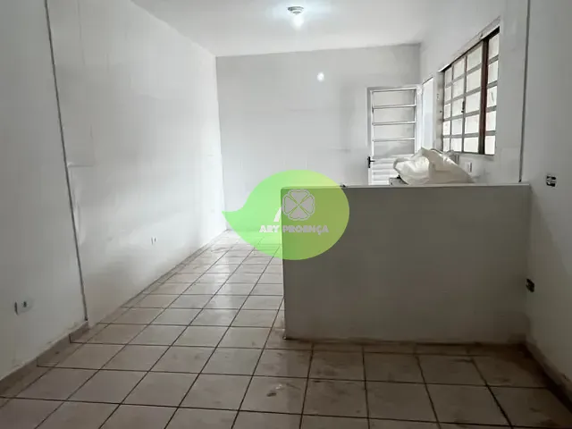 Casa 2 quartos e 1 banheiro, para alugar, no bairro Jardim Alegria em Sorocaba