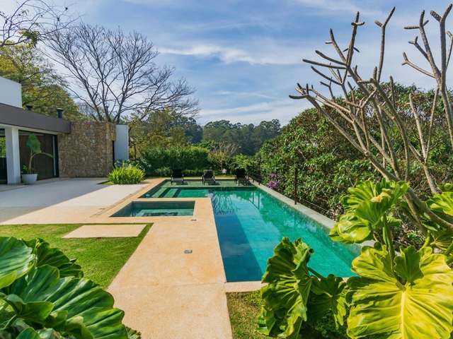 Casa com 692m² 4 quartos e 6 banheiros, à venda, no bairro Residencial Tamboré em Barueri