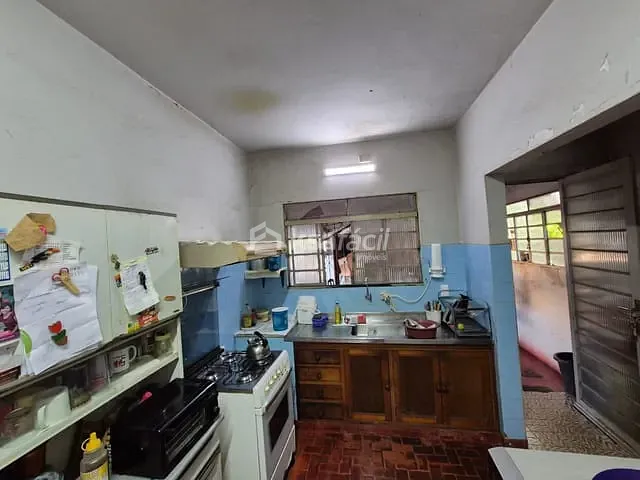 Casa com 600m² 2 quartos e 1 banheiro, à venda, no bairro Vila Carvalho em Campo Grande