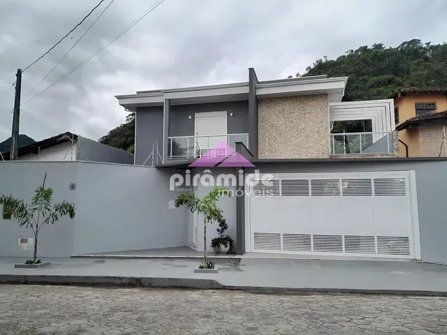 Casa com 323m² 5 quartos e 4 banheiros, à venda, no bairro Balneário Forest em Caraguatatuba