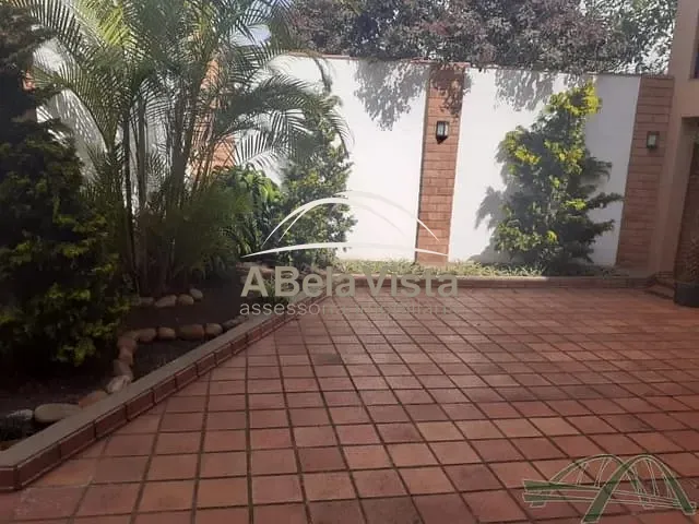 Casa com 360m², para alugar, no bairro Centro em Osasco