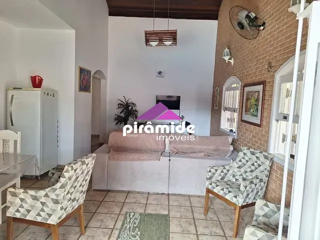 Casa com 360m² 4 quartos e 3 banheiros, à venda, no bairro Martim de Sá em Caraguatatuba