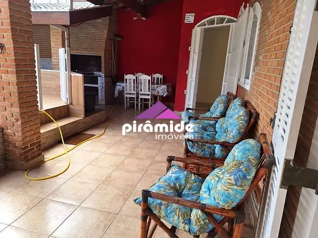 Casa com 360m² 4 quartos e 3 banheiros, à venda, no bairro Martim de Sá em Caraguatatuba