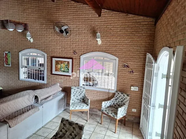 Casa com 360m² 4 quartos e 3 banheiros, à venda, no bairro Martim de Sá em Caraguatatuba