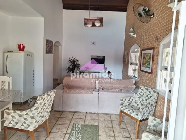 Casa com 360m² 4 quartos e 3 banheiros, à venda, no bairro Martim de Sá em Caraguatatuba