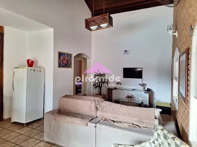 Casa com 360m² 4 quartos e 3 banheiros, à venda, no bairro Martim de Sá em Caraguatatuba