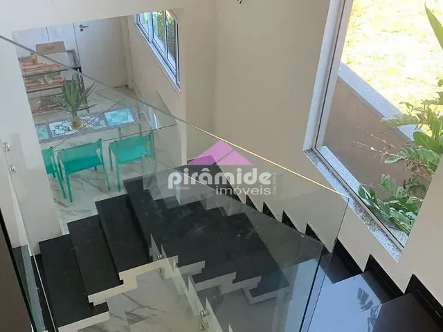 Casa com 313m² 3 quartos e 4 banheiros, à venda, no bairro Urbanova em São José dos Campos