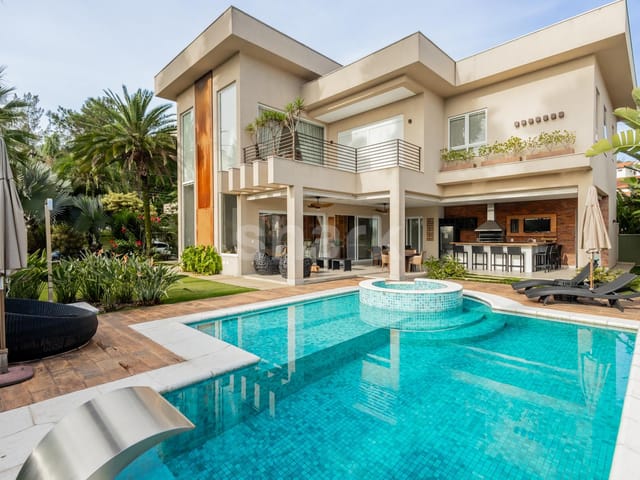 Casa com 600m², à venda, no bairro Alphaville em Santana de Parnaíba