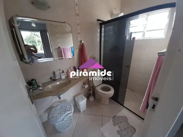 Casa com 360m² 4 quartos e 3 banheiros, à venda, no bairro Martin de Sá em Caraguatatuba