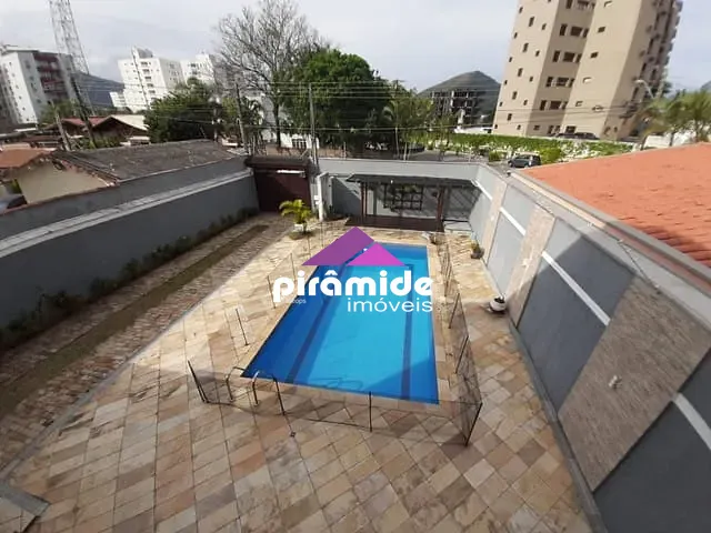 Casa com 360m² 4 quartos e 3 banheiros, à venda, no bairro Martin de Sá em Caraguatatuba