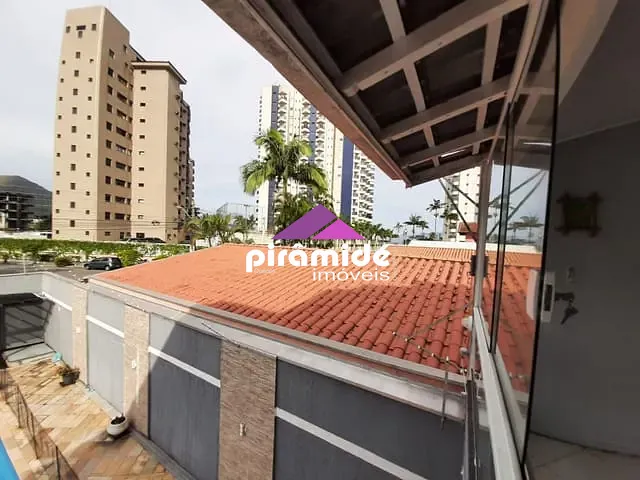 Casa com 360m² 4 quartos e 3 banheiros, à venda, no bairro Martin de Sá em Caraguatatuba