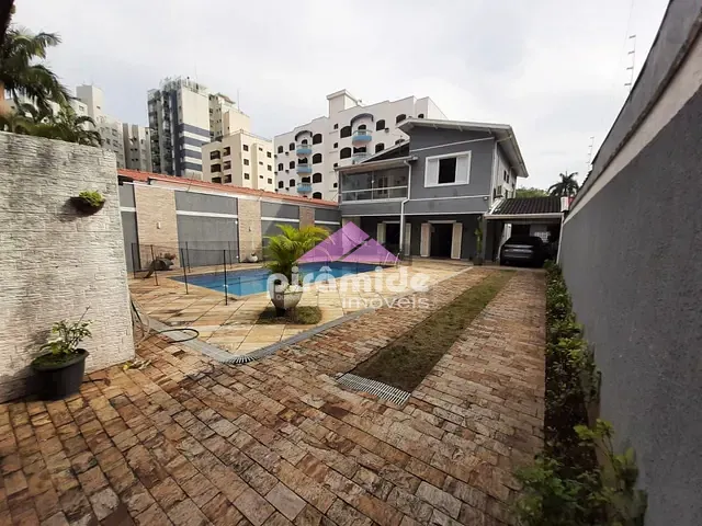 Casa com 360m² 4 quartos e 3 banheiros, à venda, no bairro Martin de Sá em Caraguatatuba