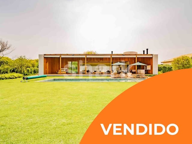 Casa com 2400m² 5 quartos e 7 banheiros, à venda, no bairro Condomínio Fazenda Boa Vista em Porto Feliz