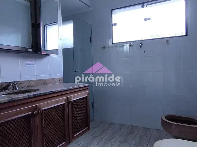 Casa com 377m² 4 quartos e 1 banheiro, à venda, no bairro Lagoinha em Ubatuba