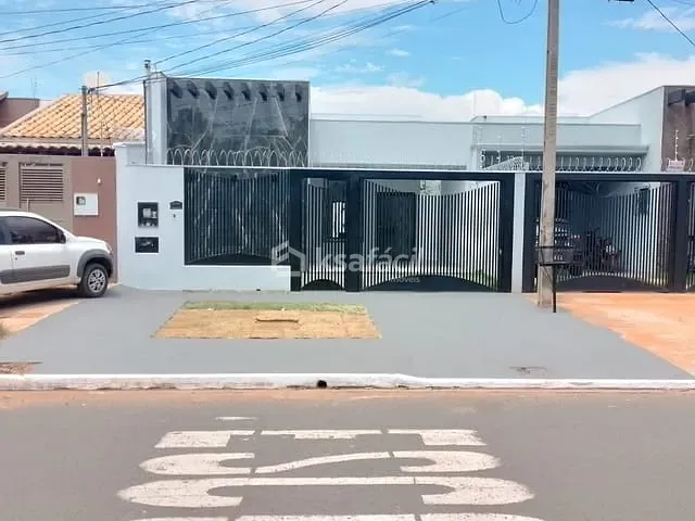 Casa com 175m² 2 quartos e 1 banheiro, à venda, no bairro Coophamat em Campo Grande
