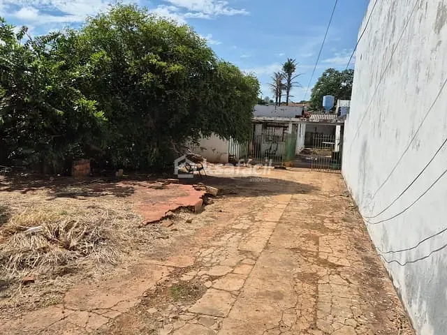 Terreno com 512m², à venda, no bairro Amambaí em Campo Grande