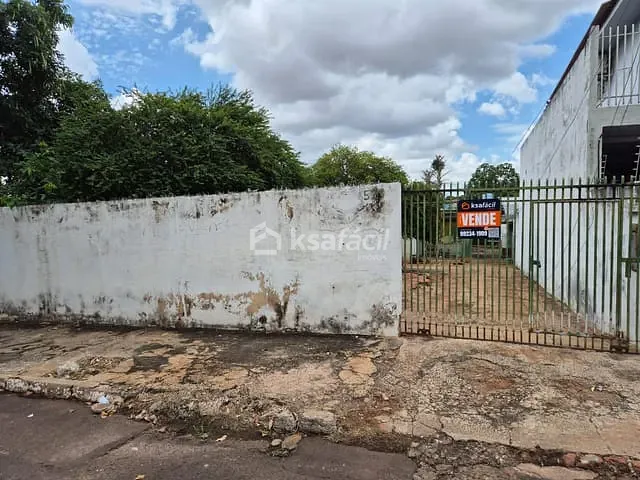 Terreno com 512m², à venda, no bairro Amambaí em Campo Grande