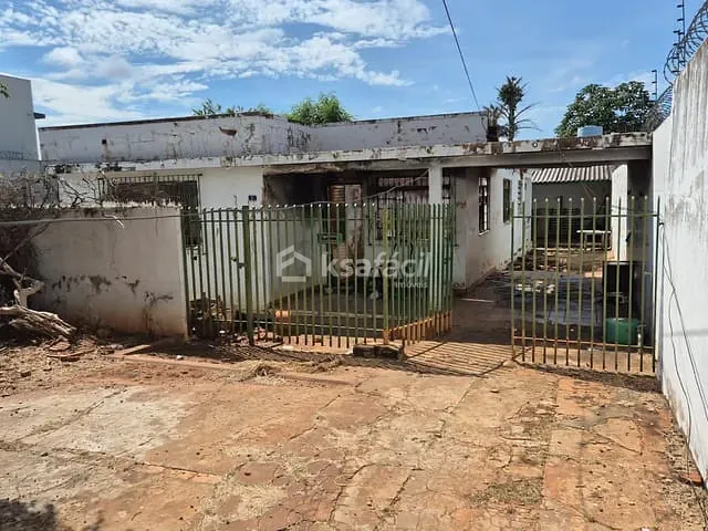 Terreno com 512m², à venda, no bairro Amambaí em Campo Grande