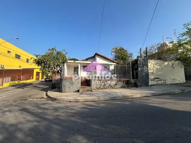 Casa com 263m² 3 quartos e 1 banheiro, à venda, no bairro Jardim São Vicente em São José dos Campos