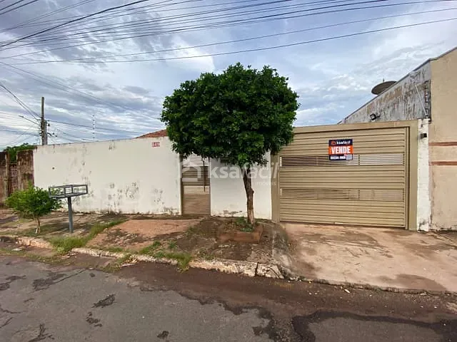 Casa com 360m² 3 quartos e 2 banheiros, à venda, no bairro Guanandi em Campo Grande