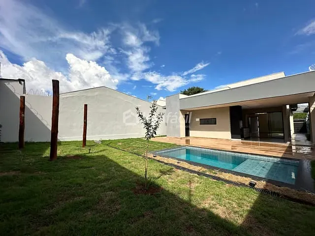 Casa com 340m² 3 quartos e 3 banheiros, à venda, no bairro Pioneiros em Campo Grande