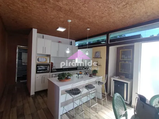 Casa com 354m² 3 quartos e 2 banheiros, à venda, no bairro Portal da Fazendinha em Caraguatatuba