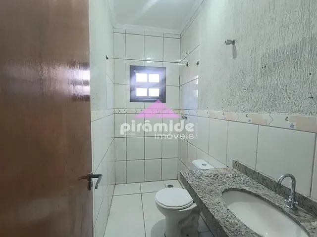Casa com 175m² 2 quartos e 2 banheiros, à venda, no bairro Praia das Palmeiras em Caraguatatuba