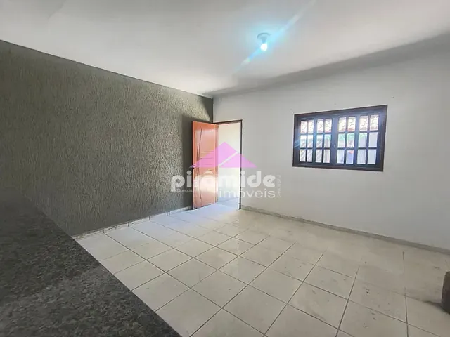 Casa com 175m² 2 quartos e 2 banheiros, à venda, no bairro Praia das Palmeiras em Caraguatatuba
