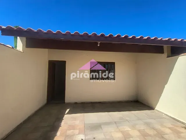 Casa com 175m² 2 quartos e 2 banheiros, à venda, no bairro Praia das Palmeiras em Caraguatatuba