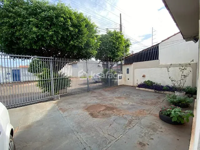 Casa com 360m² 4 quartos e 4 banheiros, à venda, no bairro Vila Nasser em Campo Grande