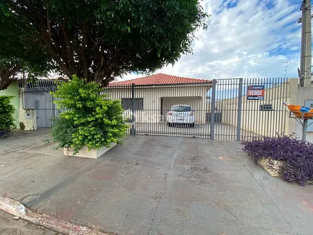 Casa com 360m² 4 quartos e 4 banheiros, à venda, no bairro Vila Nasser em Campo Grande